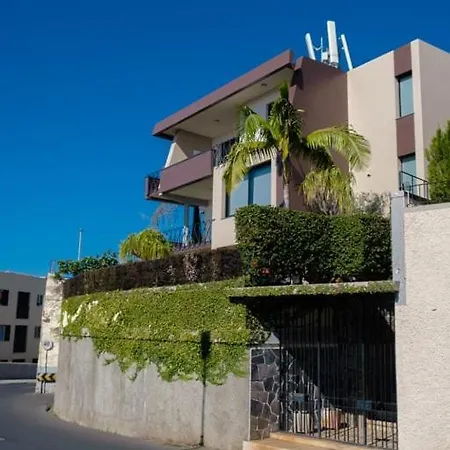 Guestready - Sunny Retreat Semesterbostad Funchal (Madeira)